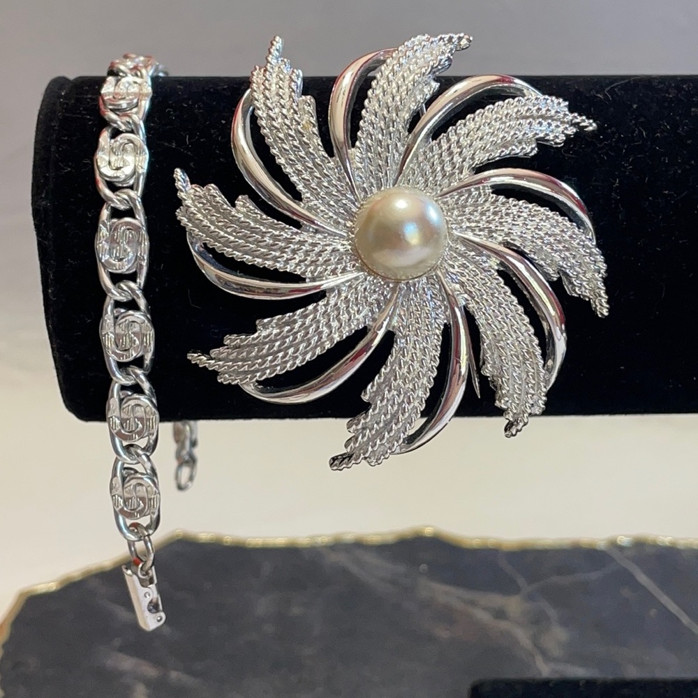 Vtg Sarah Coventry silver tone starburst brooch and bracelet
